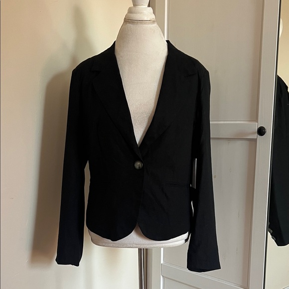 H by Halston Jackets & Blazers - H by Halston Preppy NWT Linen Blend Single Button Blazer - Black - Size Medium